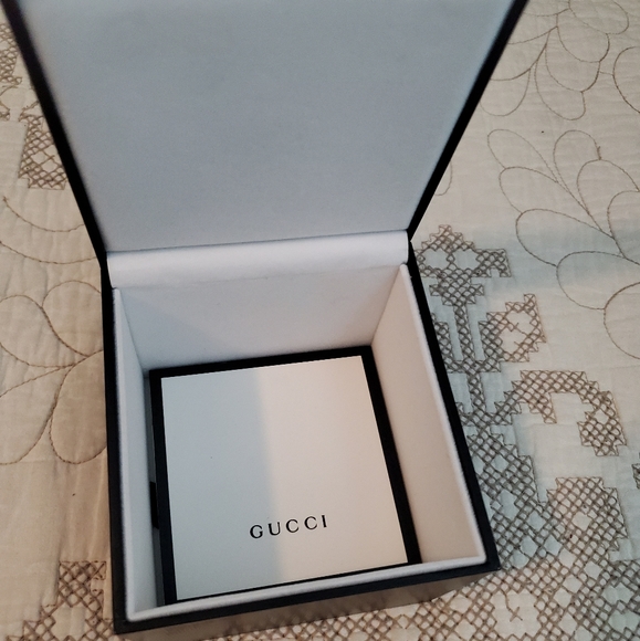 Gucci women watch - Picture 2 of 4